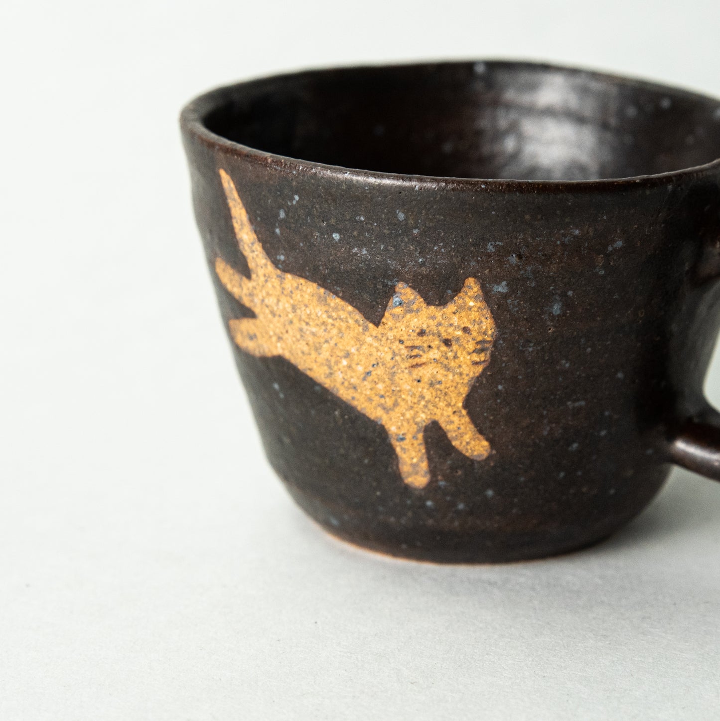 桃窯 田部桃子 ねこ 黒マグカップ