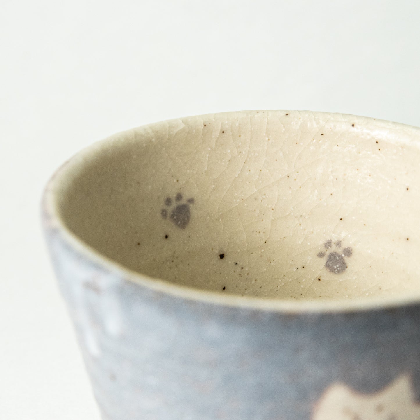 桃窯 田部桃子 ねこ マグカップ ブルーグレーx中シロ(おすわりととび)