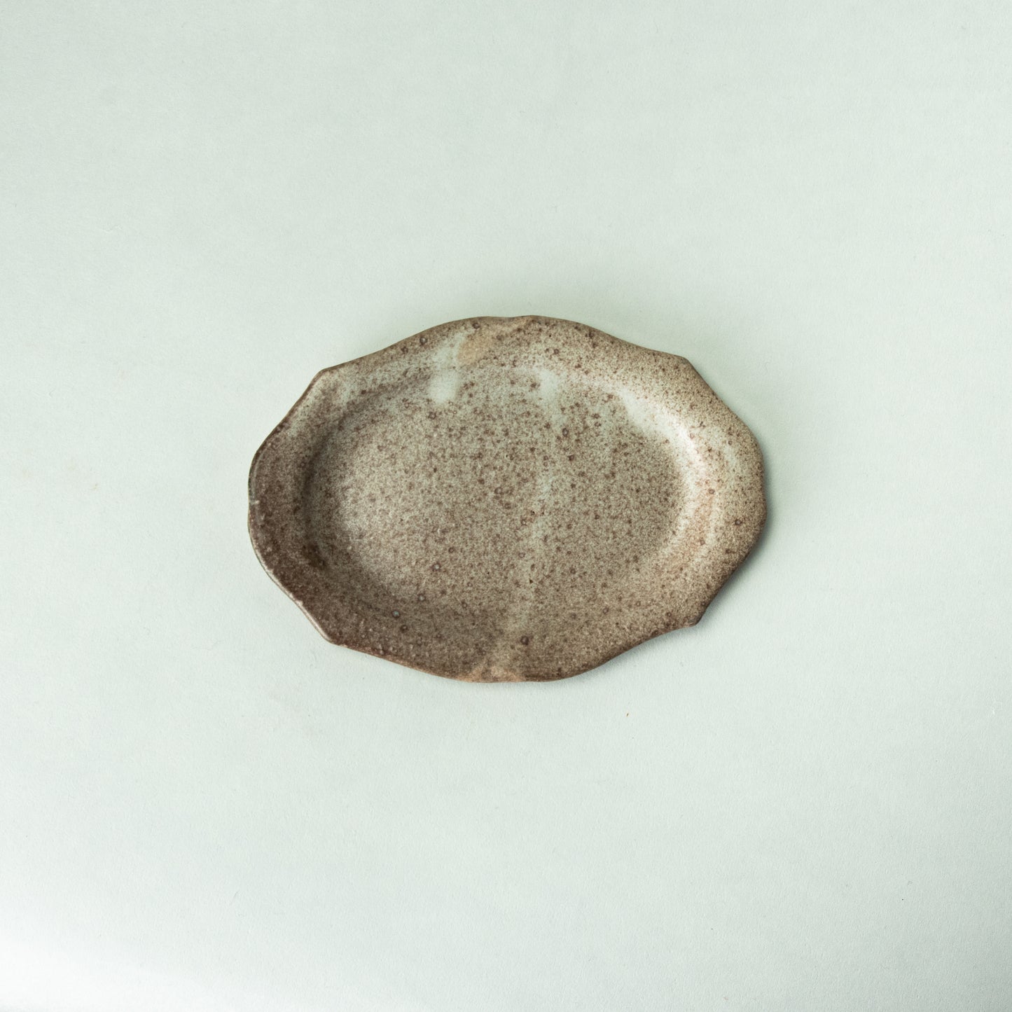Artist Yoshiko Koike Oval Plate Classic (Small) White Pink