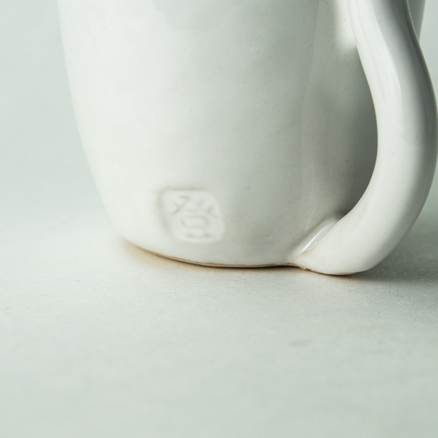 Kasama Ware Toshiko Brand Cat Tail Mug
