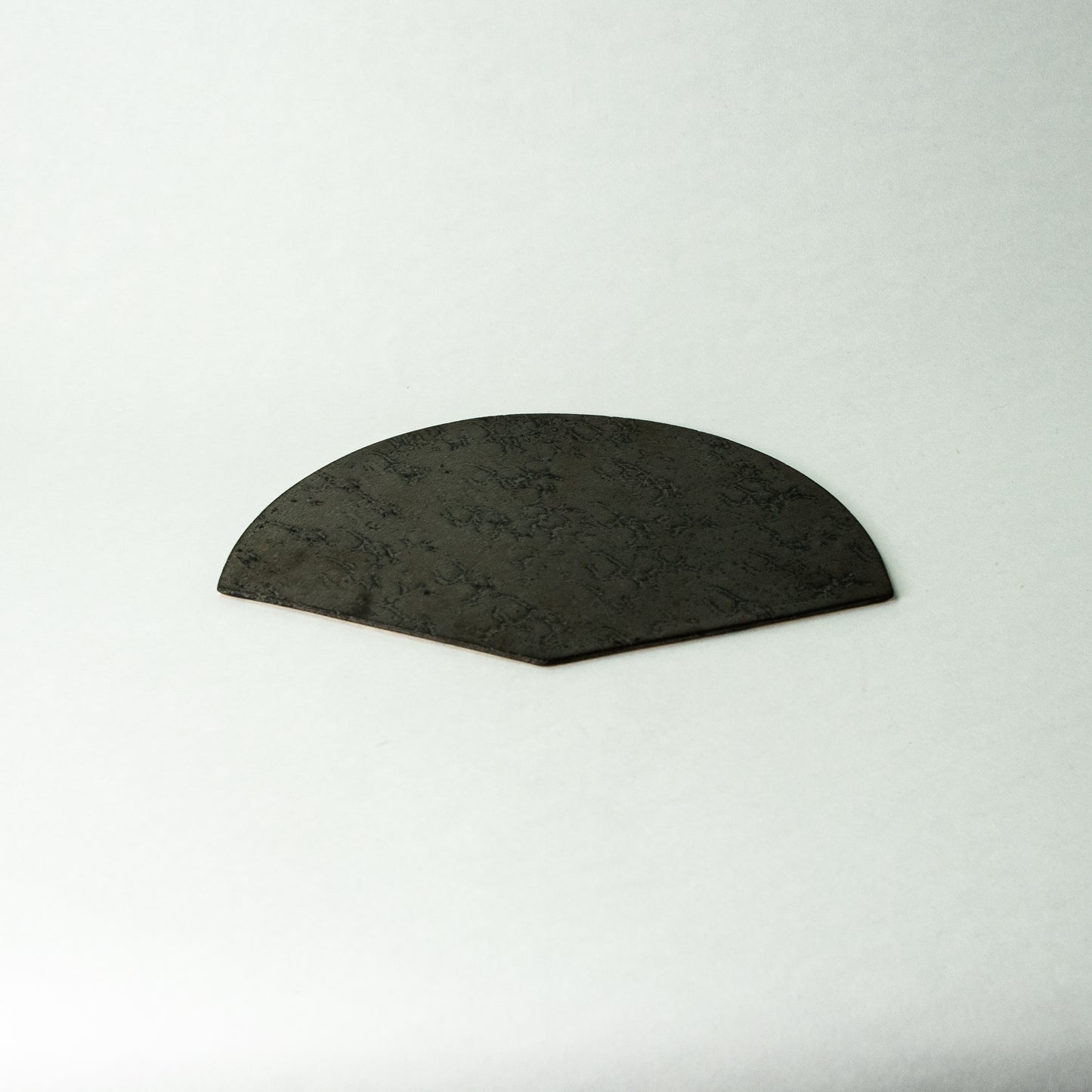 作家 若山義浩 CLAYPAPER (F-扇) しわ模様-Btype 黒