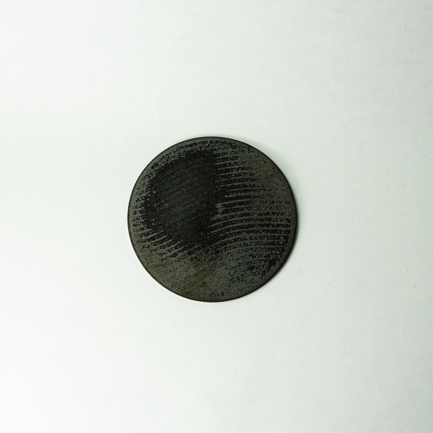 Artist Yoshihiro Wakayama CLAYPAPER (R-5) Round Plate with Dry Landscape Pattern, Black