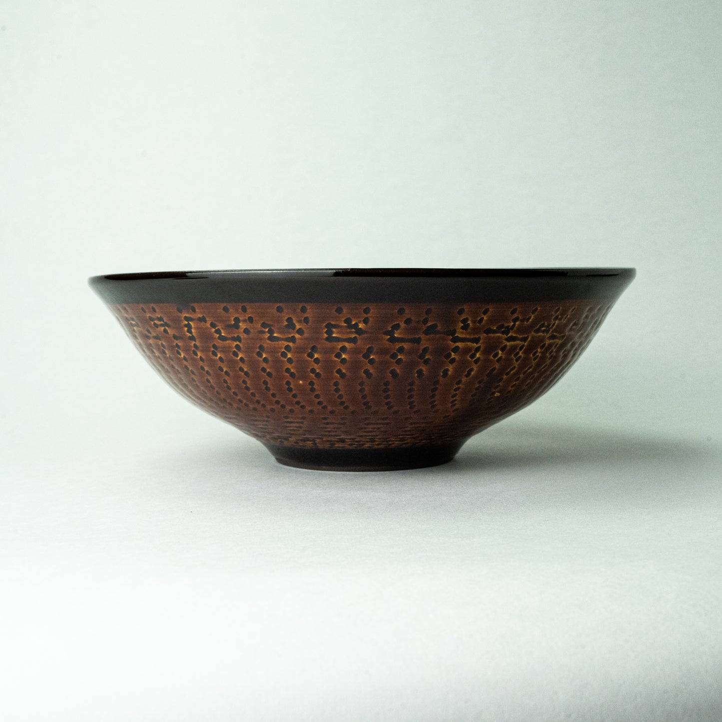 Shigaraki ware, Maruju Seitou, Flying Canna Bowl, Brown