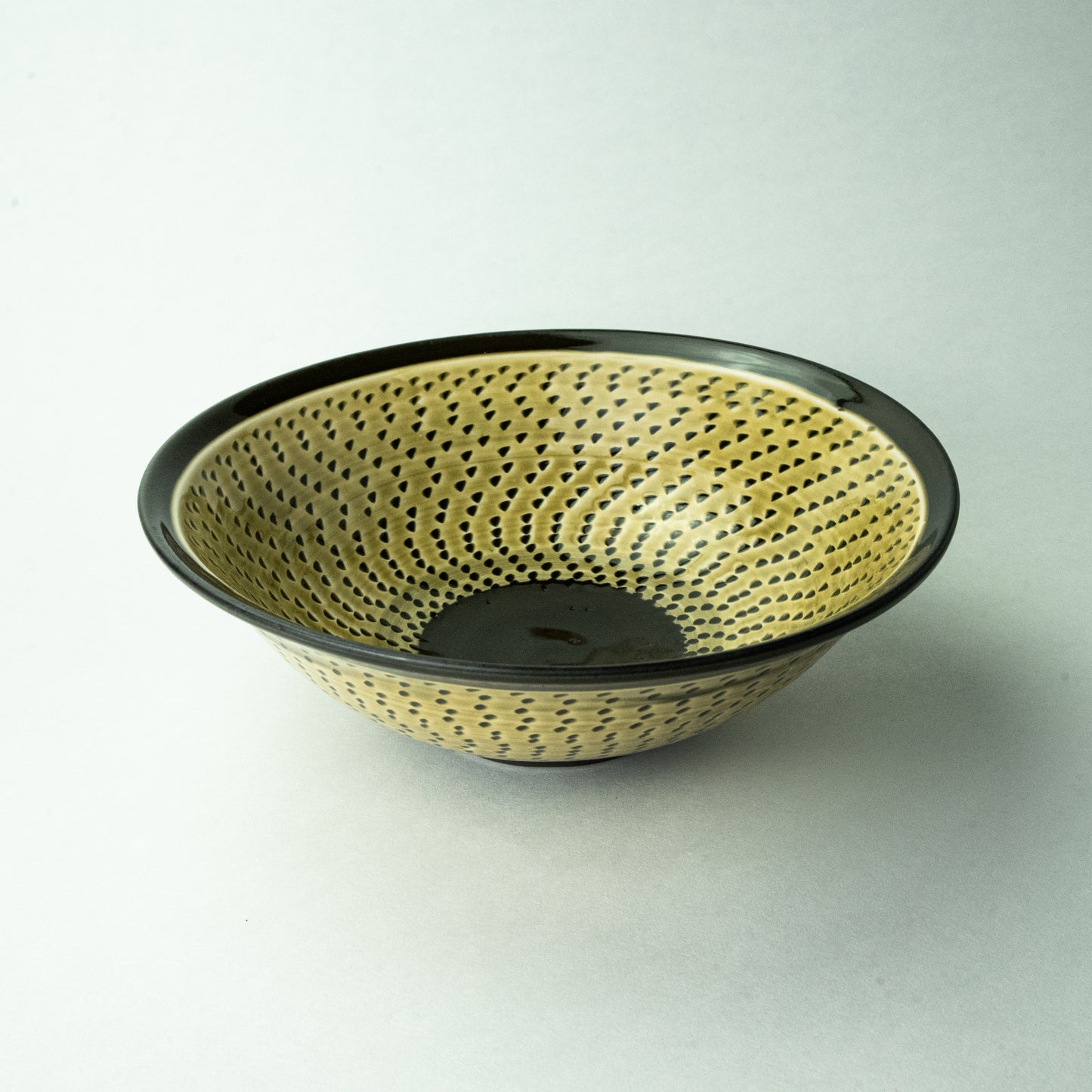 Shigaraki ware Maruju Seitou Flying Canna Bowl Green