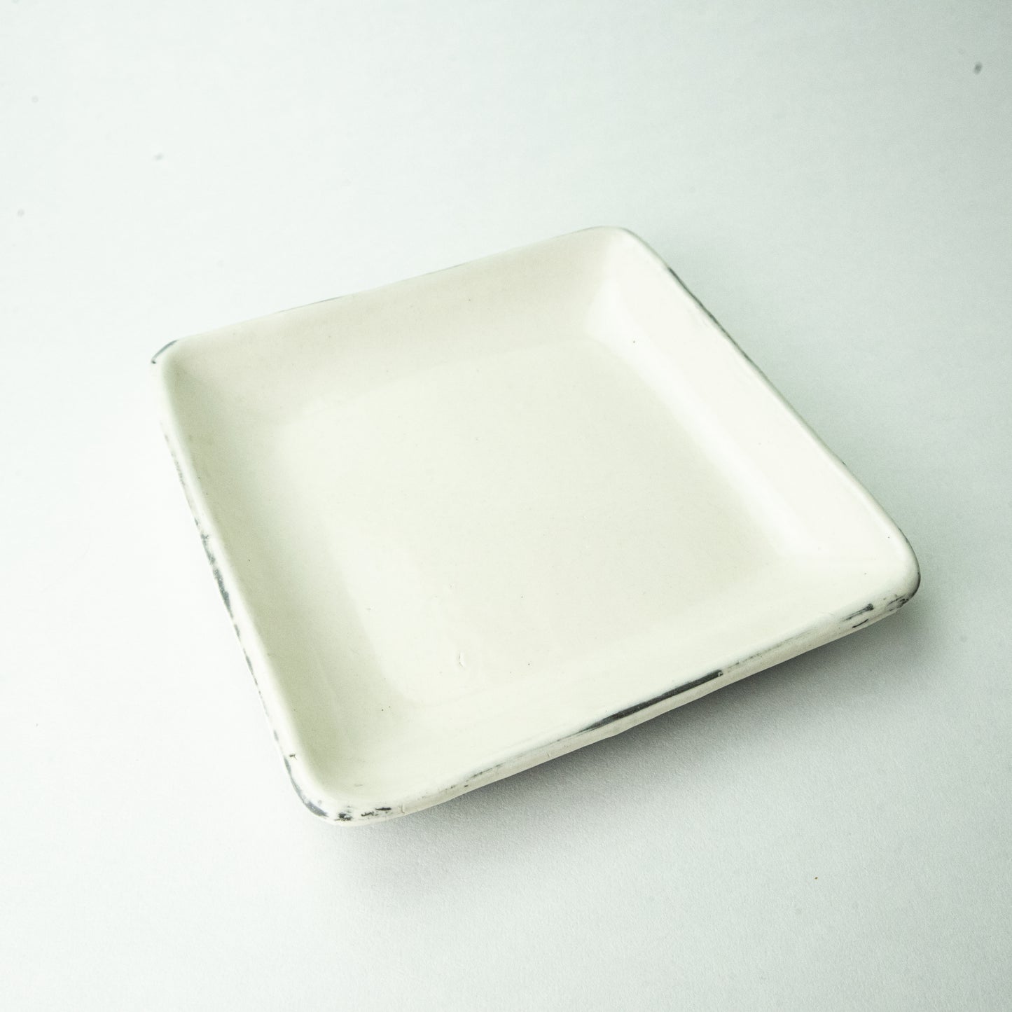 Shigaraki ware Maruju Seito square plate (M) cracked powdered glaze