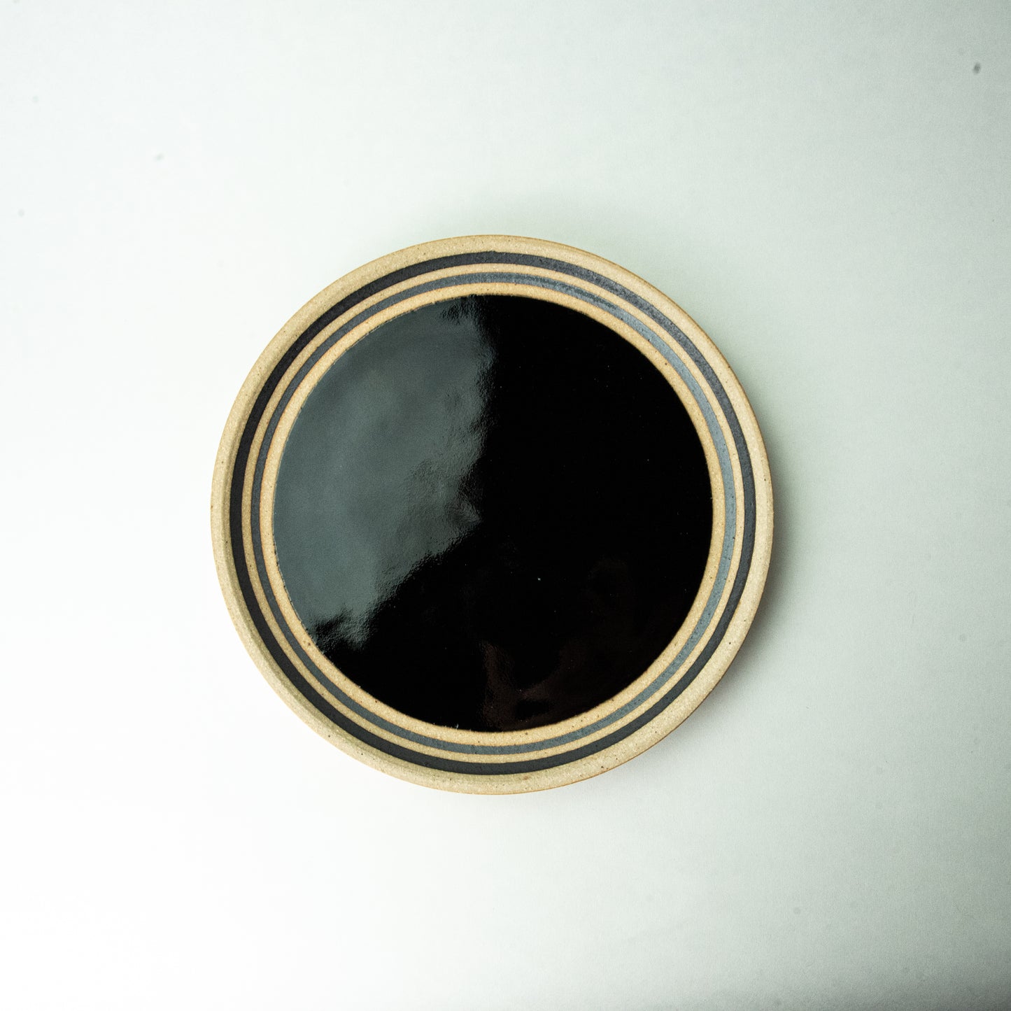 Shigaraki ware Maruju Seito 25cm plate black glaze