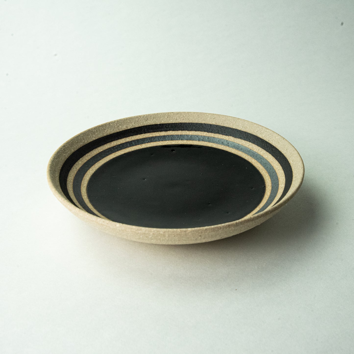 Shigaraki ware, Maruju Seitou, small plate, black glaze
