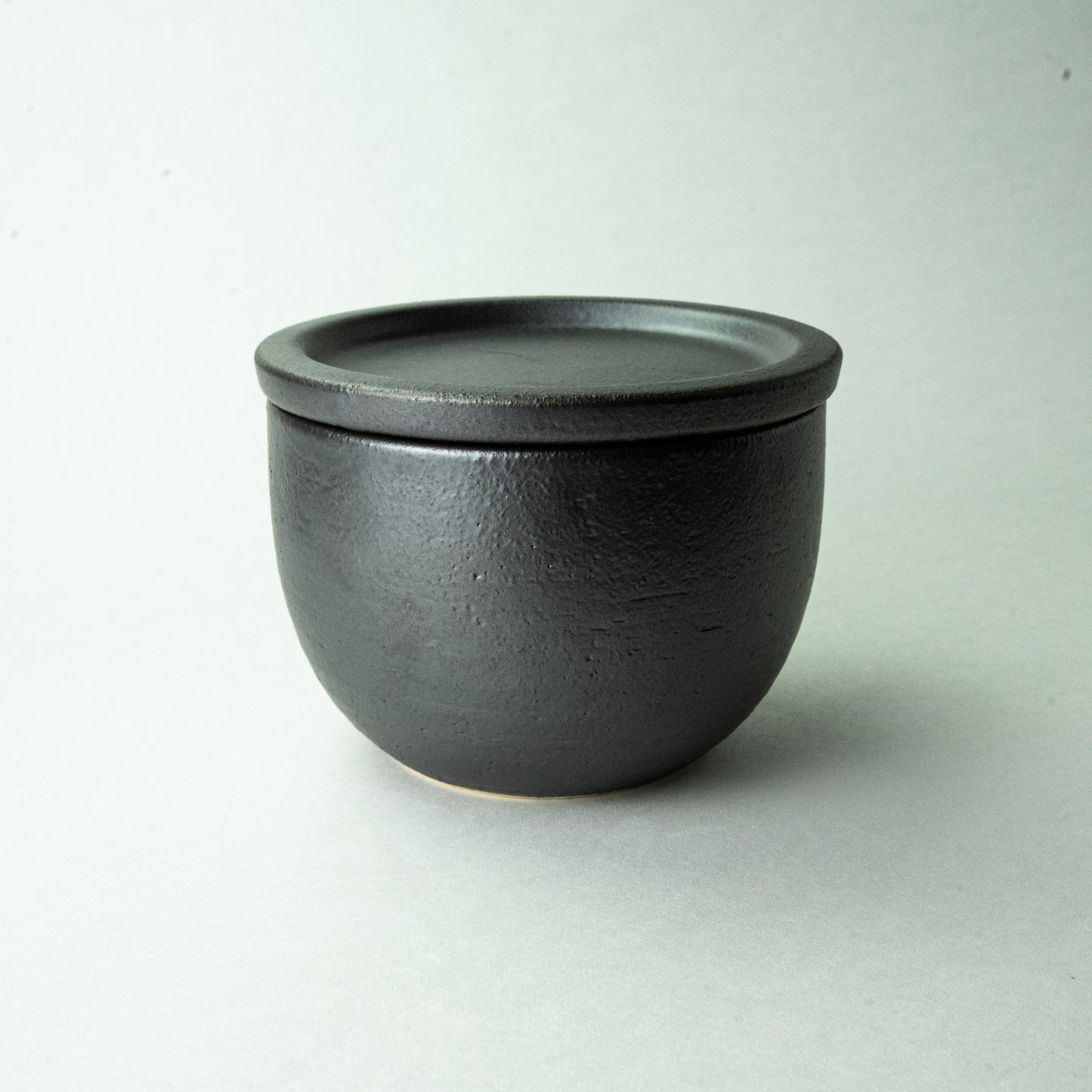 Shigaraki ware Yamasho pottery Hangout rice container Black