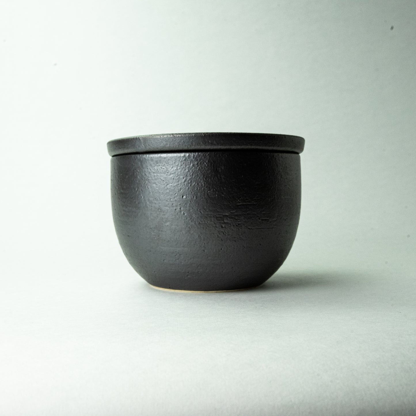 Shigaraki ware Yamasho pottery Hangout rice container Black