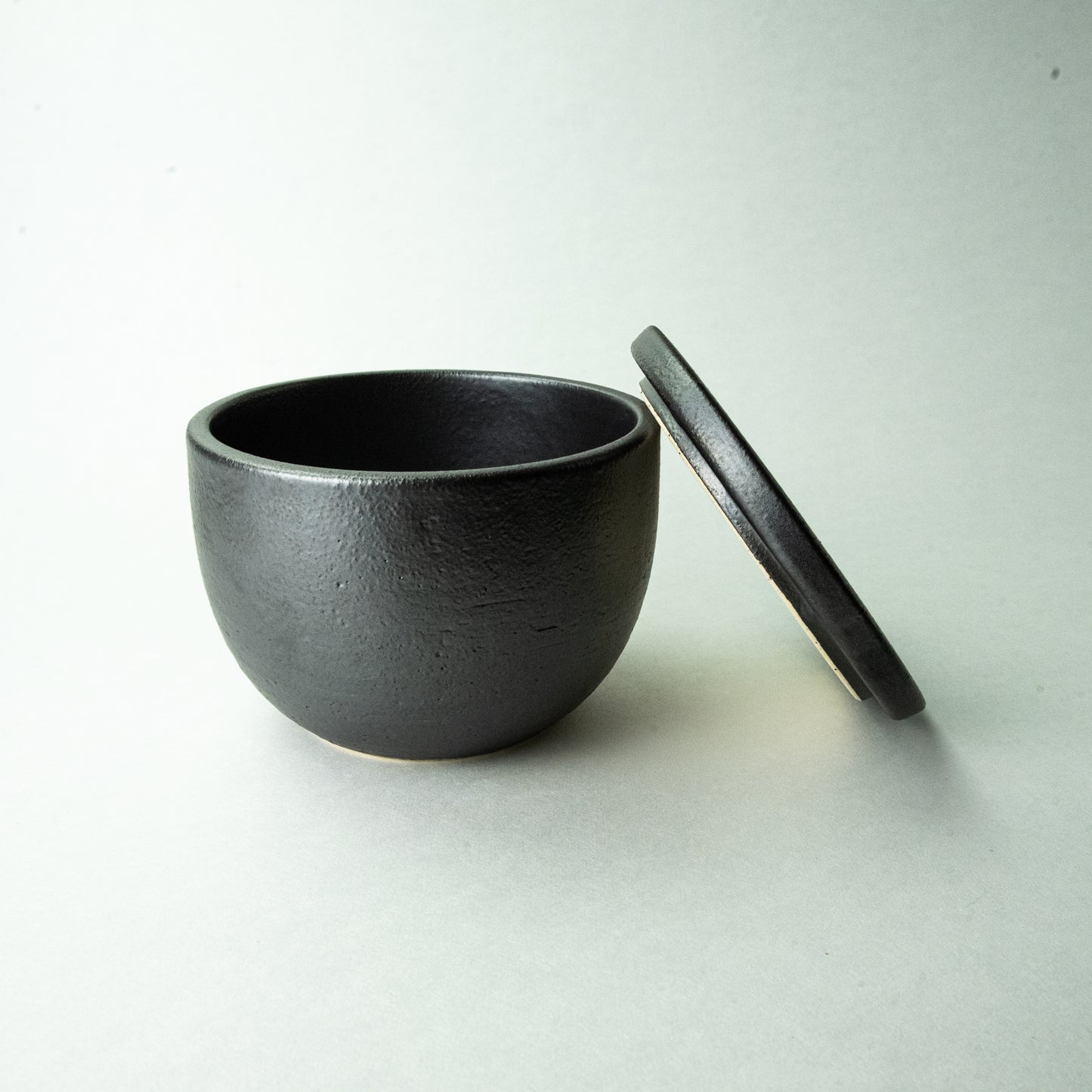 Shigaraki ware Yamasho pottery Hangout rice container Black