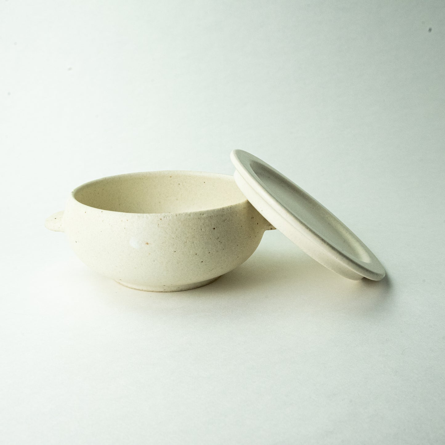 Mino ware Shinkogama Colon oven bowl (with lid and dish) White matte