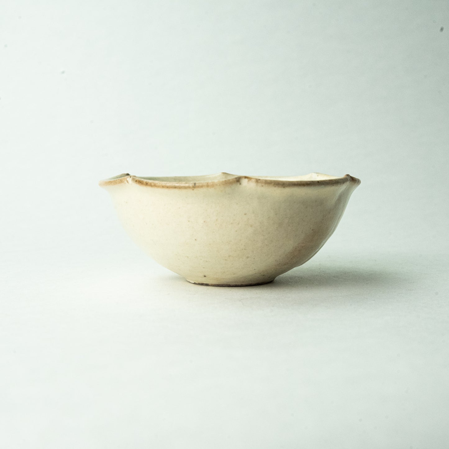 Shigaraki ware by Furutani Seitosho, candy glaze, ring flower bean bowl