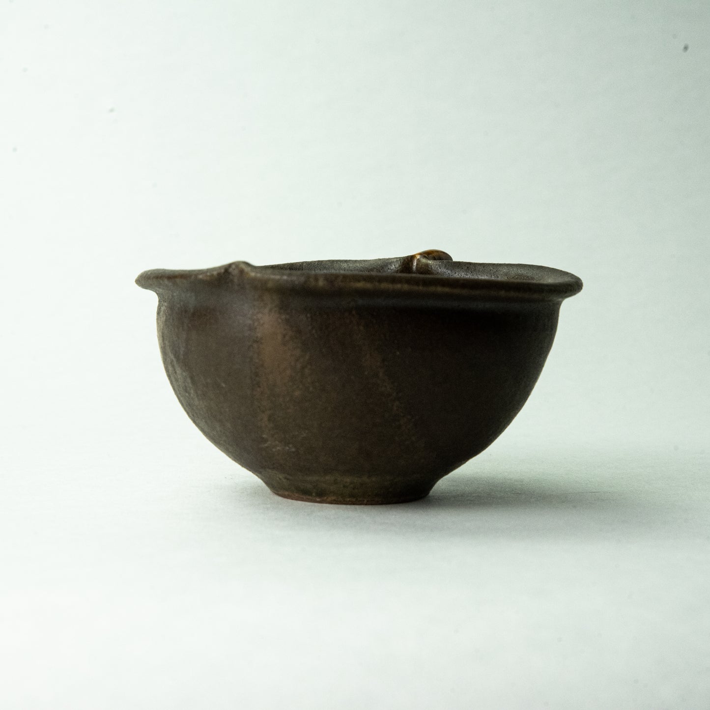 Shigaraki ware, Furutani Pottery, Rust glaze, Apple bowl (small)