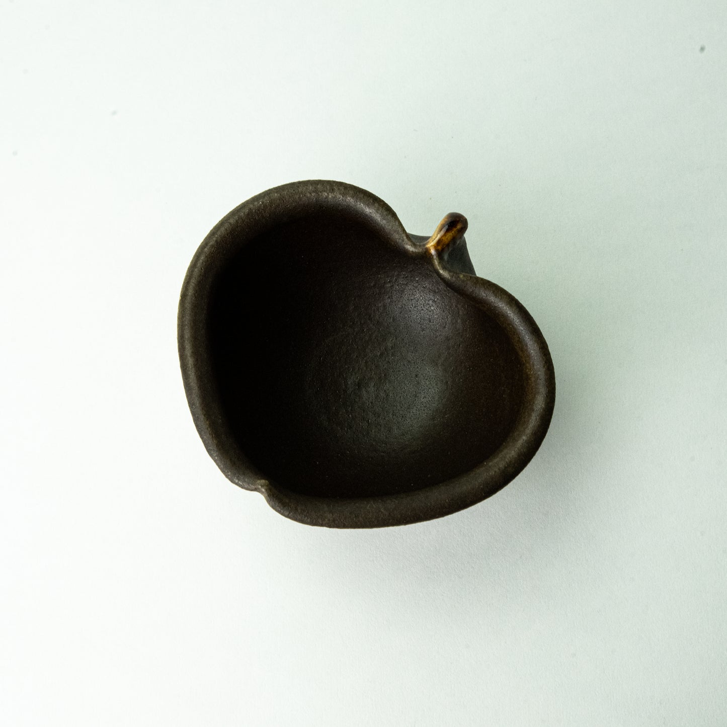 Shigaraki ware, Furutani Pottery, Rust glaze, Apple bowl (small)