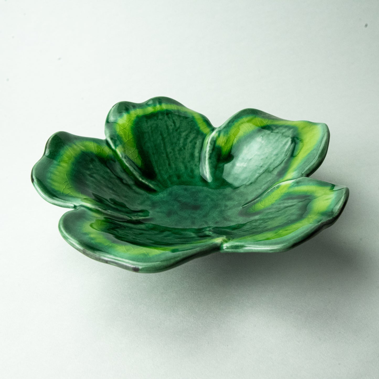 Mino ware, green glaze, yellow flow, flower-shaped serving dish