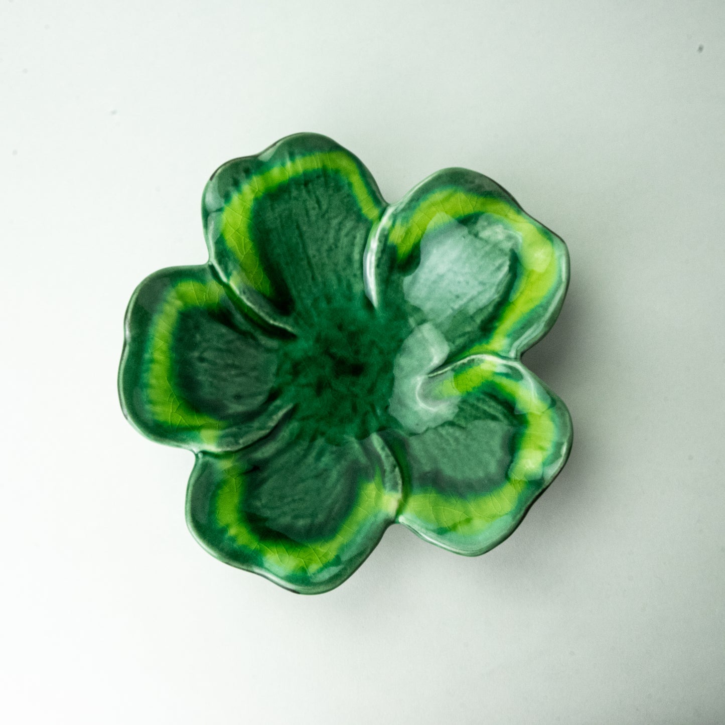 Mino ware, green glaze, yellow flow, flower-shaped serving dish
