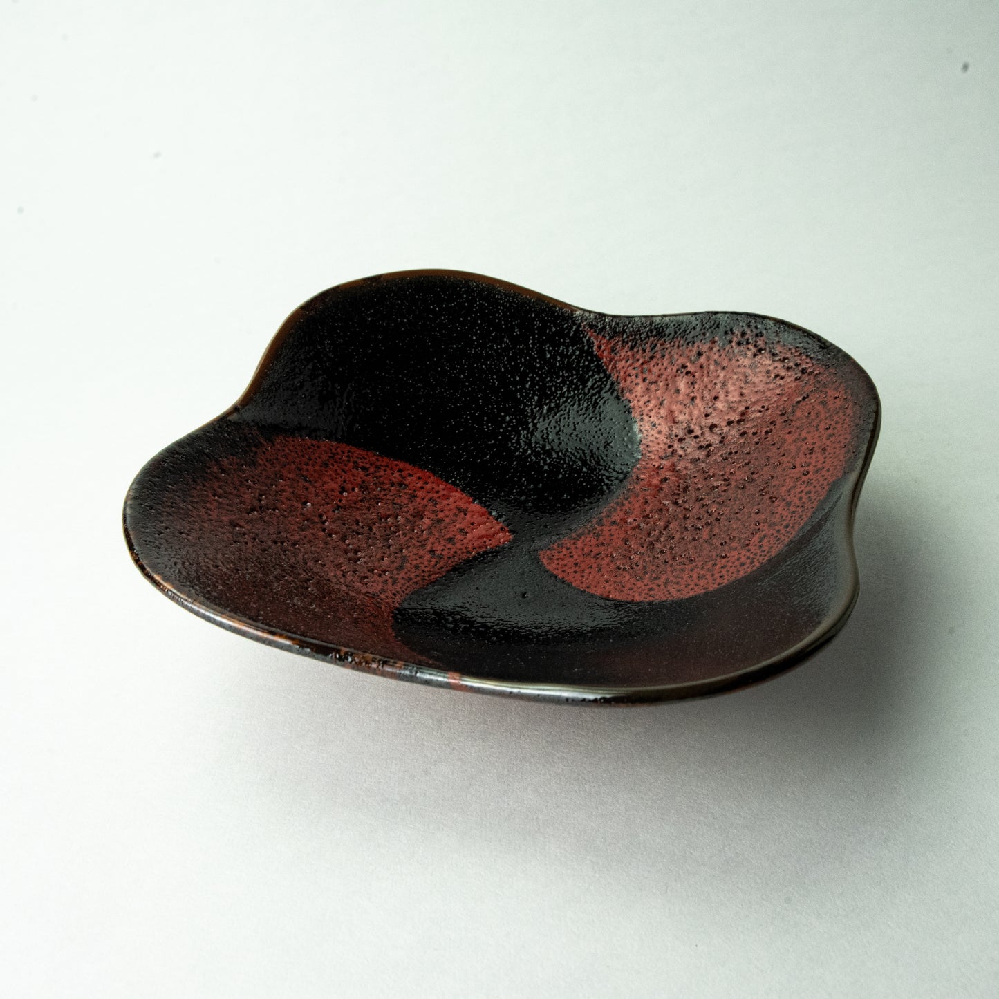 Mino ware, red yuzu tenmoku, flower corner, 5-inch medium bowl