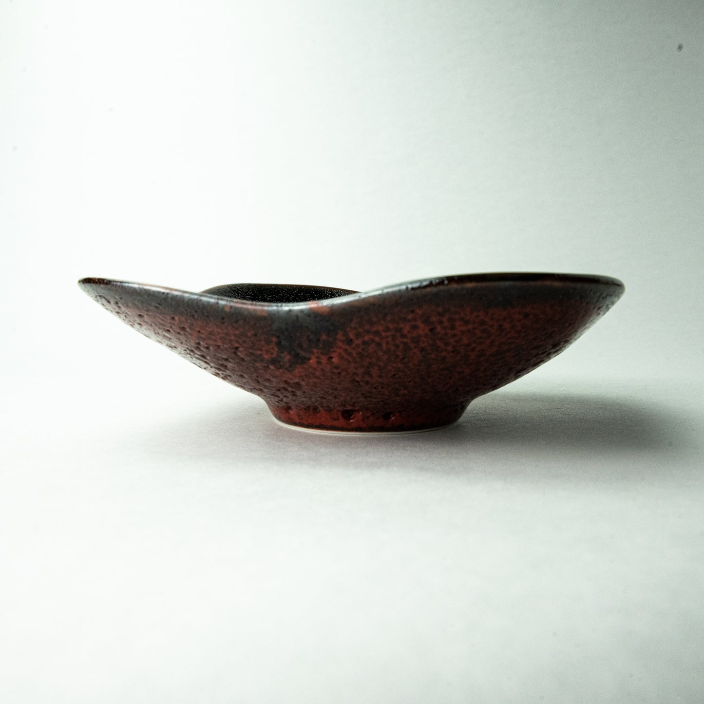 Mino ware, red yuzu tenmoku, flower corner, 5-inch medium bowl