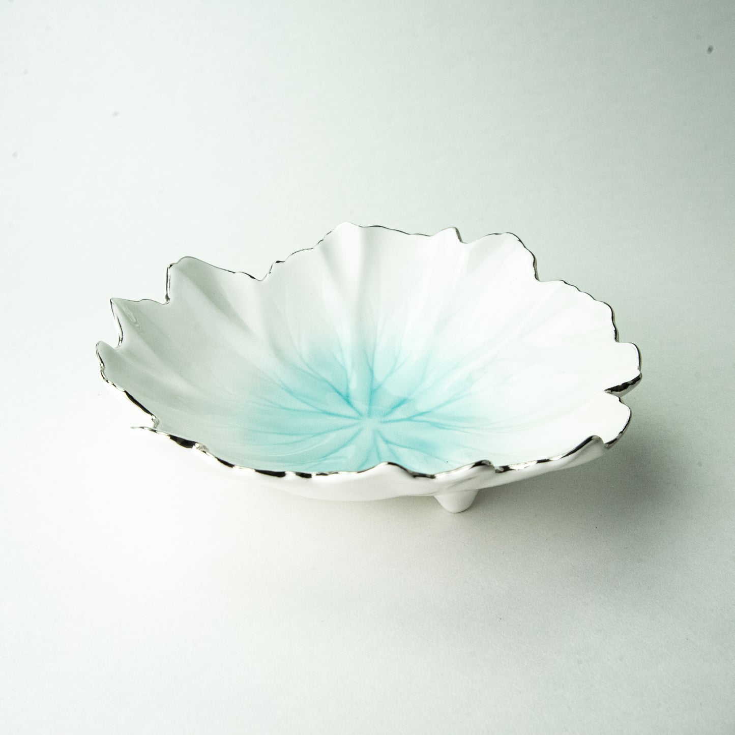 Mino ware, leaf, high-pedestal medium bowl