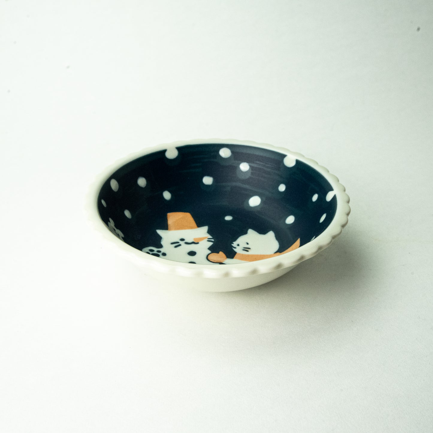 Mino ware Cat and Wednesday "Snowman" 4.0 bowl