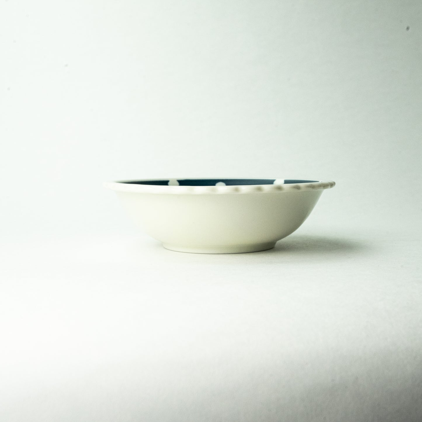 Mino ware Cat and Wednesday "Snowman" 4.0 bowl