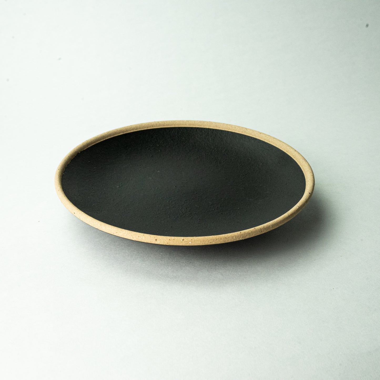 波佐見焼 玄マット 玉フルーツ皿 17cm
