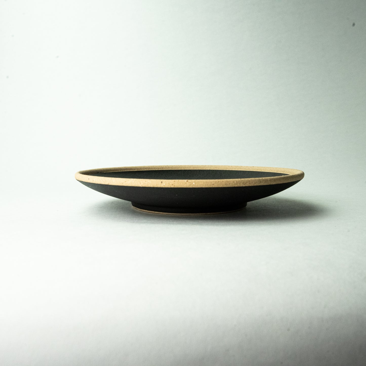 波佐見焼 玄マット 玉フルーツ皿 17cm