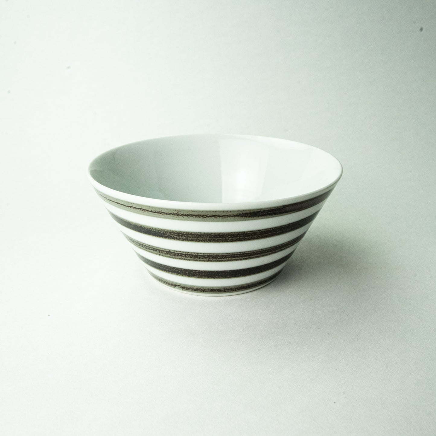 Hasami ware essence of life "es bowl" border brown
